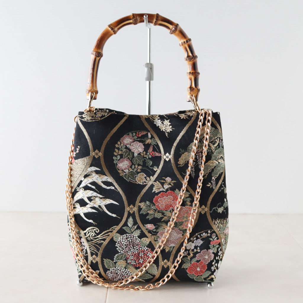 帯リメイクのバンブー持ち手のバッグ