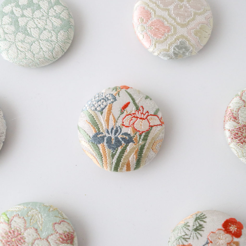 着物や帯からリメイクしたマグネット